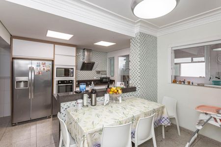 Apartamento à venda com 310m², 5 quartos e 4 vagasCozinha