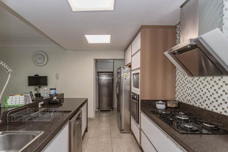 Apartamento à venda com 310m², 5 quartos e 4 vagasCozinha
