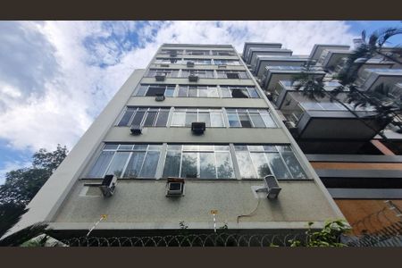 Apartamento à venda com 80m², 2 quartos e 1 vagaFachada