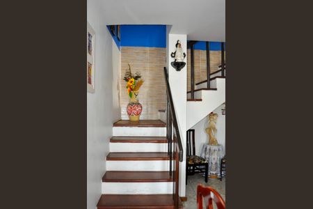 Casa à venda com 150m², 3 quartos e 1 vagaescada