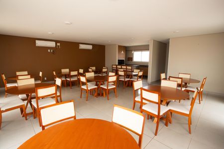 Apartamento para alugar com 54m², 2 quartos e 1 vaga Apartamento para alugar com 54m², 2 quartos e 1 vagaÁrea comum - Salão de festas