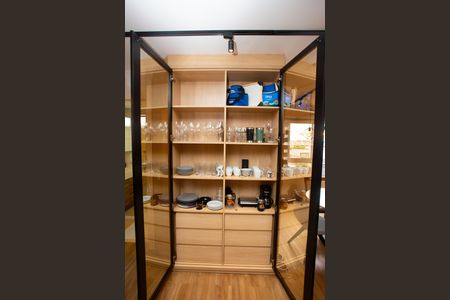 Apartamento para alugar com 54m², 2 quartos e 1 vaga Apartamento para alugar com 54m², 2 quartos e 1 vagaCozinha - Armário