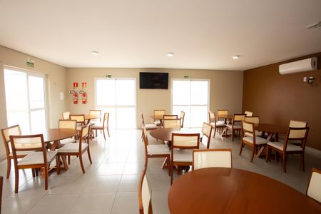 Apartamento para alugar com 54m², 2 quartos e 1 vaga Apartamento para alugar com 54m², 2 quartos e 1 vagaÁrea comum - Salão de festas