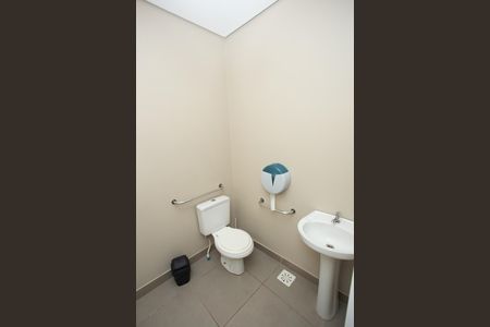 Apartamento para alugar com 54m², 2 quartos e 1 vaga Apartamento para alugar com 54m², 2 quartos e 1 vagaBanheiro do Salão de festas