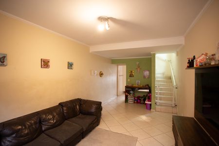 Casa à venda com 112m², 3 quartos e 2 vagas Casa à venda com 112m², 3 quartos e 2 vagasSala