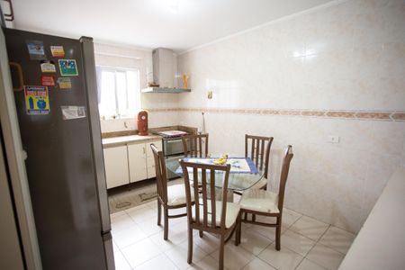 Casa à venda com 112m², 3 quartos e 2 vagas Casa à venda com 112m², 3 quartos e 2 vagasCozinha