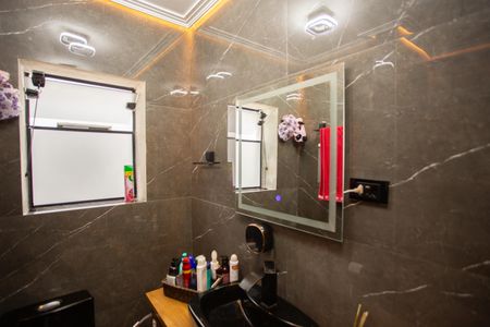 Casa à venda com 112m², 3 quartos e 2 vagas Casa à venda com 112m², 3 quartos e 2 vagasBanheiro 1