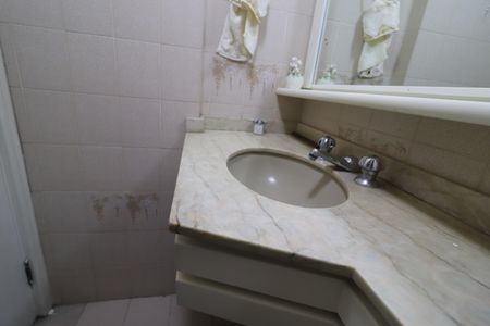 Apartamento para alugar com 186m², 3 quartos e 2 vagasBanheiro