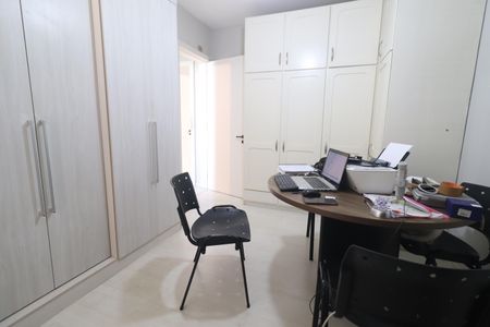 Apartamento para alugar com 186m², 3 quartos e 2 vagasQuarto 01