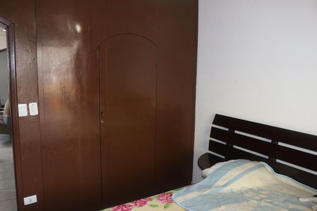 Casa à venda com 222m², 5 quartos e 3 vagasQuarto 4