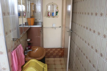 Casa à venda com 222m², 5 quartos e 3 vagasBanheiro 2