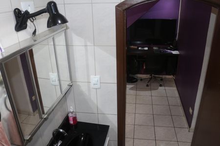 Casa à venda com 222m², 5 quartos e 3 vagasBanheiro 4