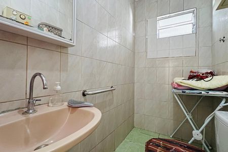 Casa à venda com 250m², 2 quartos e 3 vagasBanheiro 2