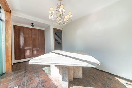 Casa à venda com 208m², 3 quartos e 2 vagas Casa à venda com 208m², 3 quartos e 2 vagasSala de Jantar