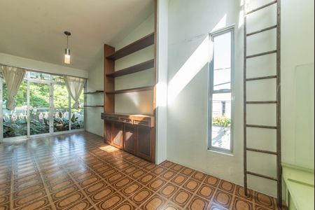 Casa à venda com 208m², 3 quartos e 2 vagas Casa à venda com 208m², 3 quartos e 2 vagasAteliê