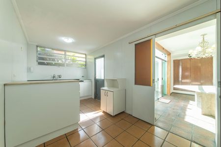 Casa à venda com 208m², 3 quartos e 2 vagas Casa à venda com 208m², 3 quartos e 2 vagasCozinha