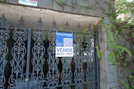 Casa à venda com 208m², 3 quartos e 2 vagasPlaquinha