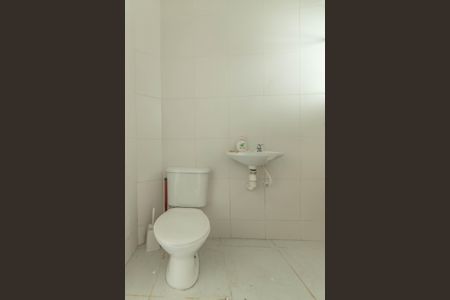 Casa à venda com 208m², 3 quartos e 2 vagas Casa à venda com 208m², 3 quartos e 2 vagasBanheiro de Serviço