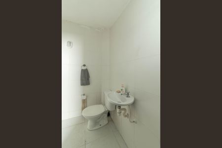 Casa à venda com 208m², 3 quartos e 2 vagas Casa à venda com 208m², 3 quartos e 2 vagasBanheiro de Serviço