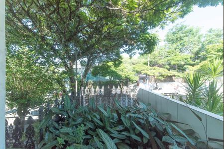 Casa à venda com 208m², 3 quartos e 2 vagas Casa à venda com 208m², 3 quartos e 2 vagasAteliê- Vista