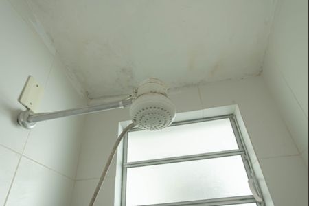 Casa à venda com 208m², 3 quartos e 2 vagas Casa à venda com 208m², 3 quartos e 2 vagasBanheiro de Serviço