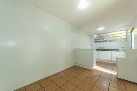 Casa à venda com 208m², 3 quartos e 2 vagas Casa à venda com 208m², 3 quartos e 2 vagasCozinha