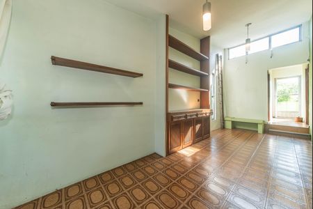 Casa à venda com 208m², 3 quartos e 2 vagas Casa à venda com 208m², 3 quartos e 2 vagasAteliê