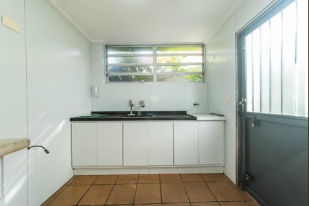 Casa à venda com 208m², 3 quartos e 2 vagas Casa à venda com 208m², 3 quartos e 2 vagasCozinha