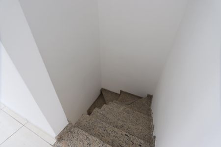 Casa à venda com 134m², 3 quartos e 2 vagasEscada