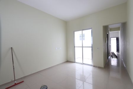 Casa à venda com 134m², 3 quartos e 2 vagasSala