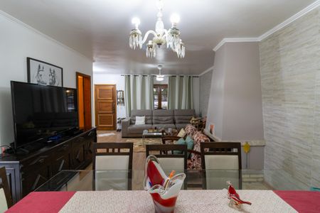 Casa à venda com 150m², 3 quartos e 2 vagasSala