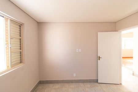 Casa à venda com 300m², 4 quartos e 2 vagasQuarto 02 da Casa 01