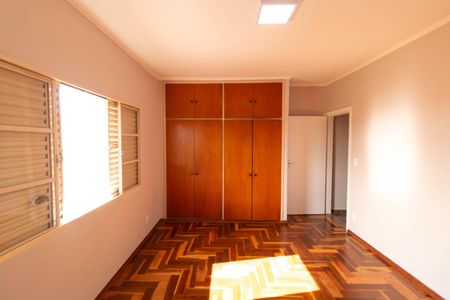 Casa à venda com 300m², 4 quartos e 2 vagasQuarto 02 da Casa 02
