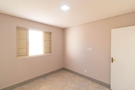 Casa à venda com 300m², 4 quartos e 2 vagasQuarto 02 da Casa 01