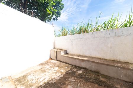 Casa à venda com 300m², 4 quartos e 2 vagasQuintal da Casa 01