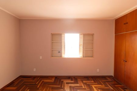 Casa à venda com 300m², 4 quartos e 2 vagasQuarto 02 da Casa 02