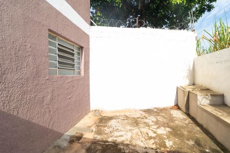 Casa à venda com 300m², 4 quartos e 2 vagasQuintal da Casa 01