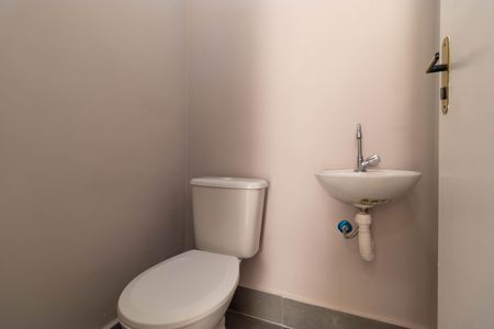 Casa à venda com 300m², 4 quartos e 2 vagasLavabo da Casa 01