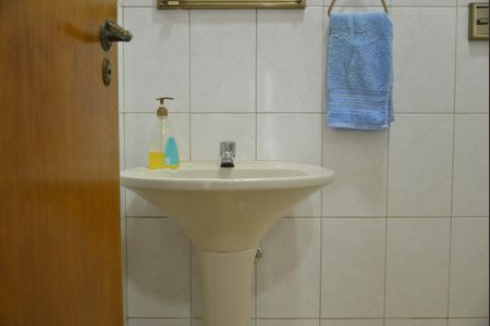 Casa para alugar com 286m², 6 quartos e 6 vagasBanheiro de Serviço