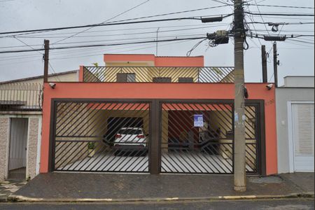 Casa para alugar com 286m², 6 quartos e 6 vagasFachada