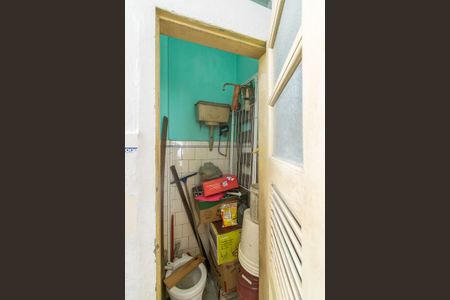 Apartamento para alugar com 70m², 2 quartos e 1 vaga Apartamento para alugar com 70m², 2 quartos e 1 vagaBanheiro de Serviço