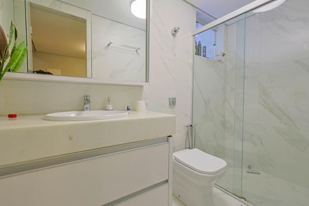 Casa à venda com 399m², 3 quartos e 3 vagasBanheiro da Suíte