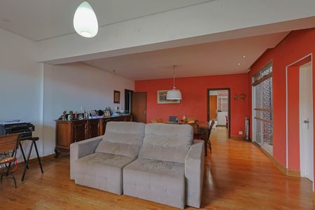 Casa à venda com 399m², 3 quartos e 3 vagasSala