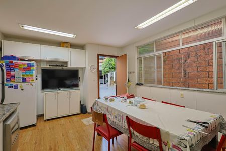 Casa à venda com 399m², 3 quartos e 3 vagasCozinha