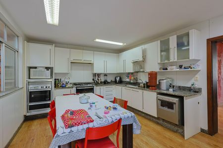 Casa à venda com 399m², 3 quartos e 3 vagasCozinha