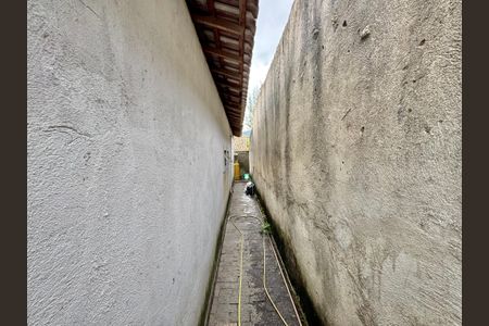 Casa de condomínio à venda com 240m², 2 quartos e 2 vagas Casa de condomínio à venda com 240m², 2 quartos e 2 vagasÁrea externa