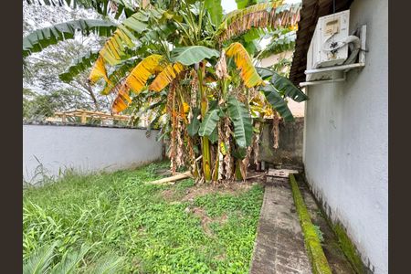 Casa de condomínio à venda com 240m², 2 quartos e 2 vagas Casa de condomínio à venda com 240m², 2 quartos e 2 vagasÁrea externa