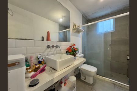 Casa de condomínio à venda com 240m², 2 quartos e 2 vagas Casa de condomínio à venda com 240m², 2 quartos e 2 vagasBanheiro Social