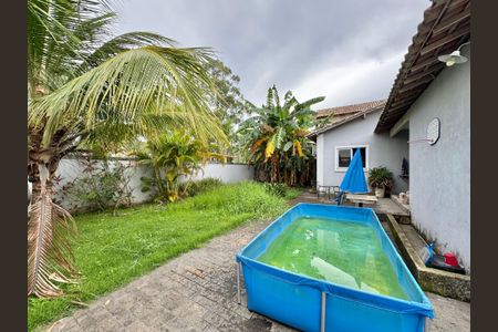 Casa de condomínio à venda com 240m², 2 quartos e 2 vagas Casa de condomínio à venda com 240m², 2 quartos e 2 vagasÁrea externa