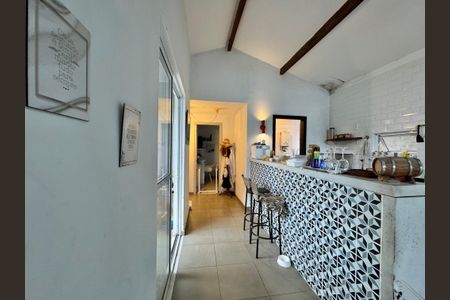 Casa de condomínio à venda com 240m², 2 quartos e 2 vagas Casa de condomínio à venda com 240m², 2 quartos e 2 vagasCorredor